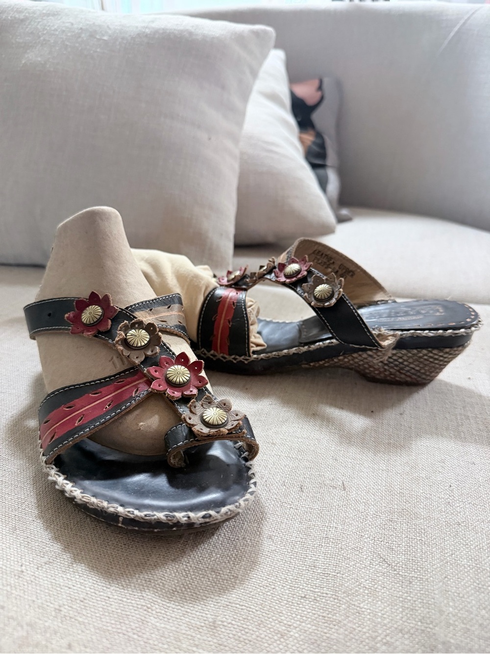 L'ATISTE Black and Red Floral Leather Wedge Sandals
